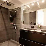 Canal View Luxury In The Jordaan Appartement *